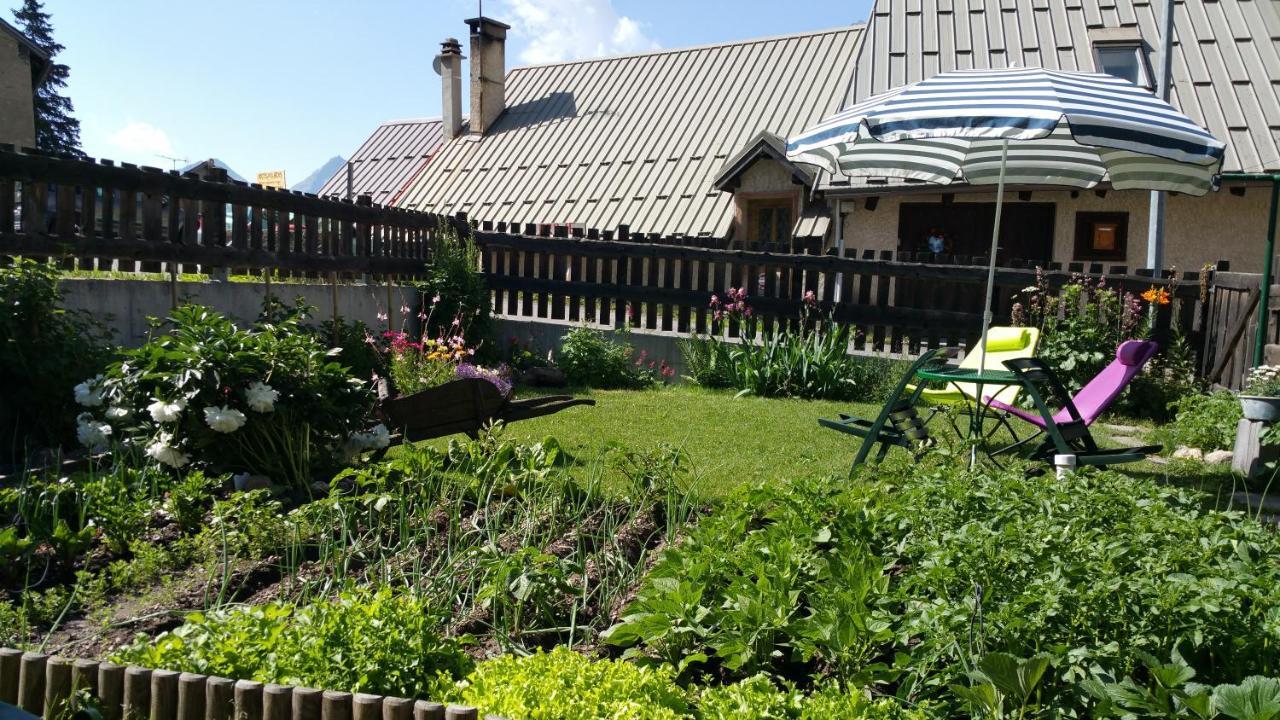Chez Annie & Marcel Bed & Breakfast Le Monetier-les-Bains Exterior photo